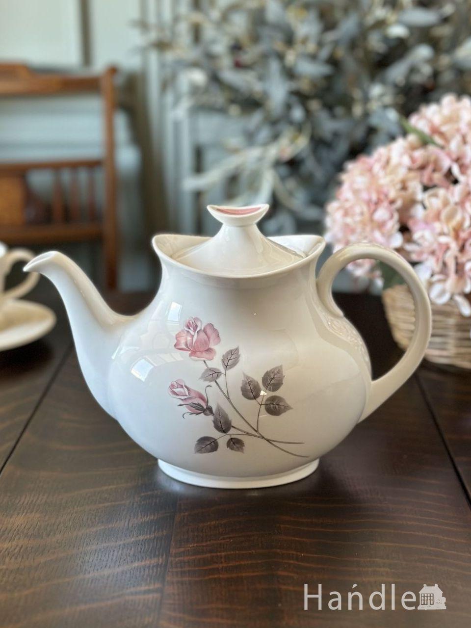 イギリスから届いた薔薇のティーポット、ロイヤルドルトンのPILLAR