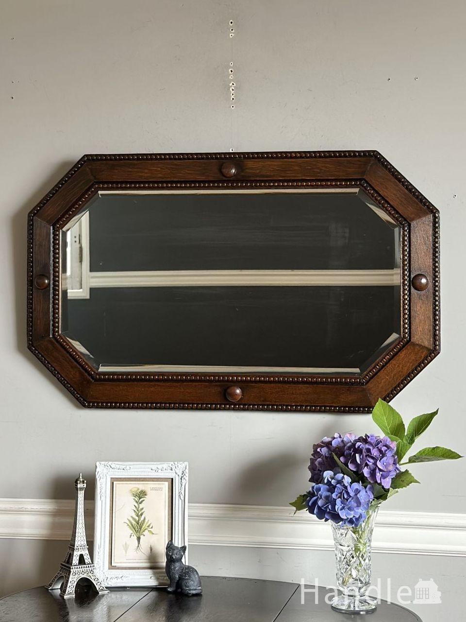 英国アンティークのおしゃれな壁掛け鏡、ドットの模様がデザインされた