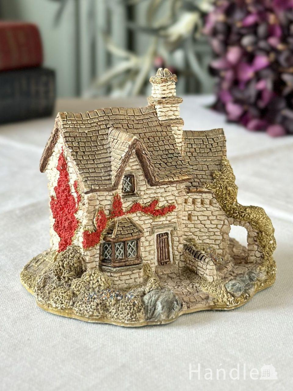 英国から届いたLilliput Lane（リリパットレーン）、瓦屋根と石造りの