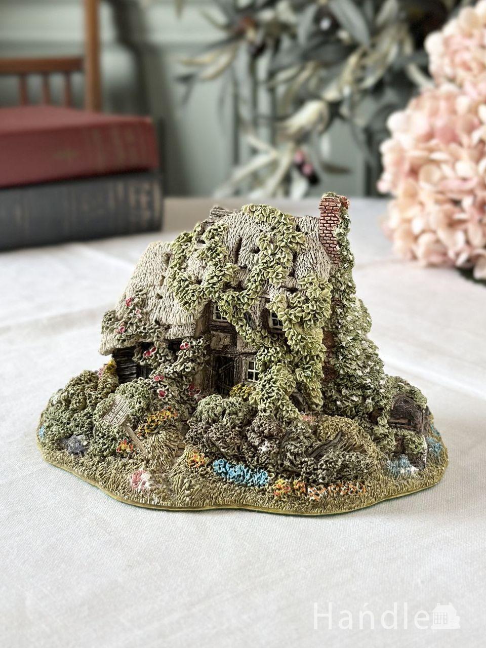 コールポート（Coalport）のフィギュリン、Ladies of fashionシリーズ