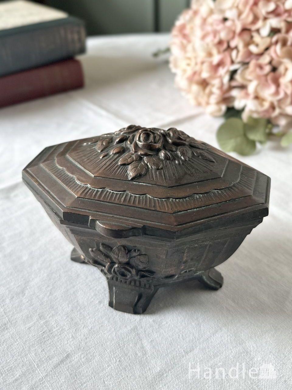 フランスで見つけたアールデコのアンティークボックス、薔薇の装飾が