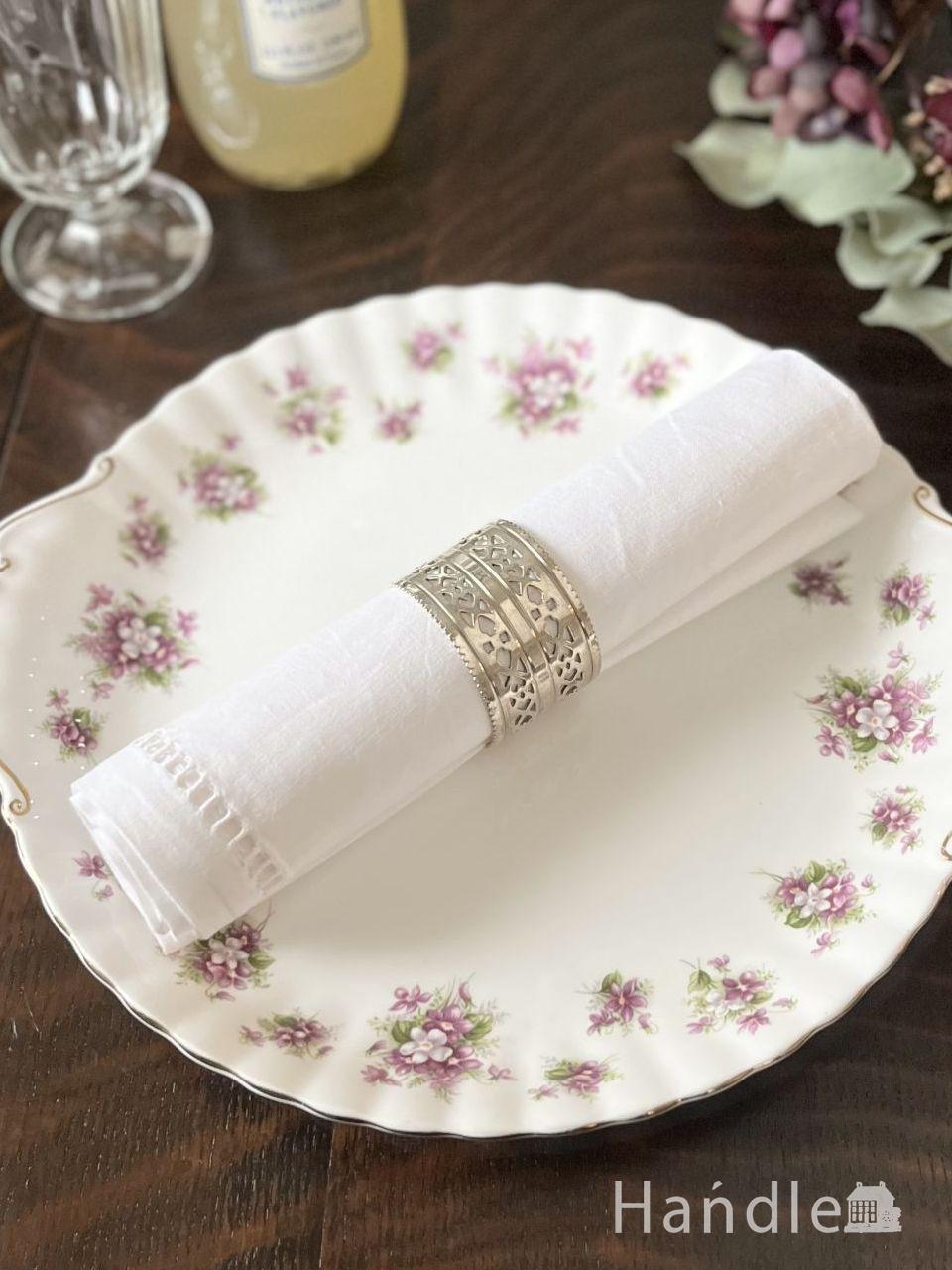 英国で見つけたシルバープレートのトリベット、銀のポットスタンド（鍋