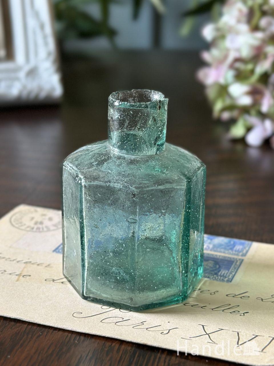 英国のアンティークガラス雑貨、八角形のヴィクトリアンインク瓶(m