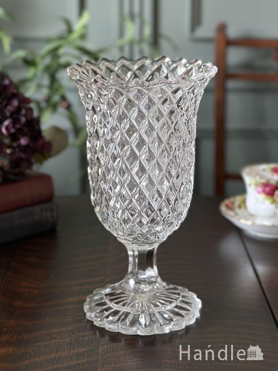 小さくて可愛い、アンティークガラスフラワーベース、プレスドグラス