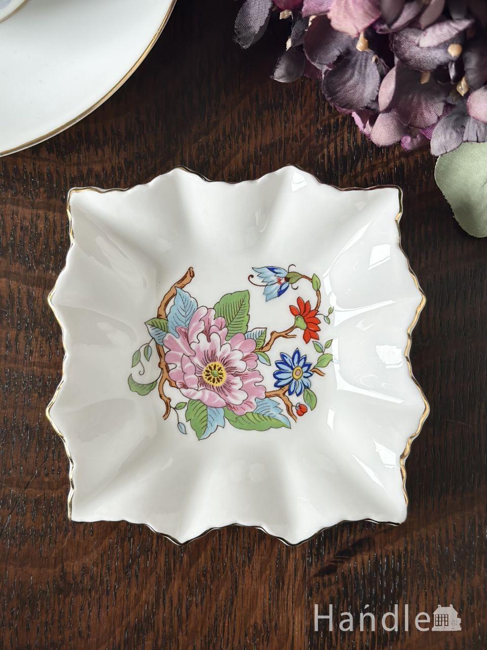 ロイヤルアルバートクラウンチャイナのおしゃれな食器、伊万里デザイン