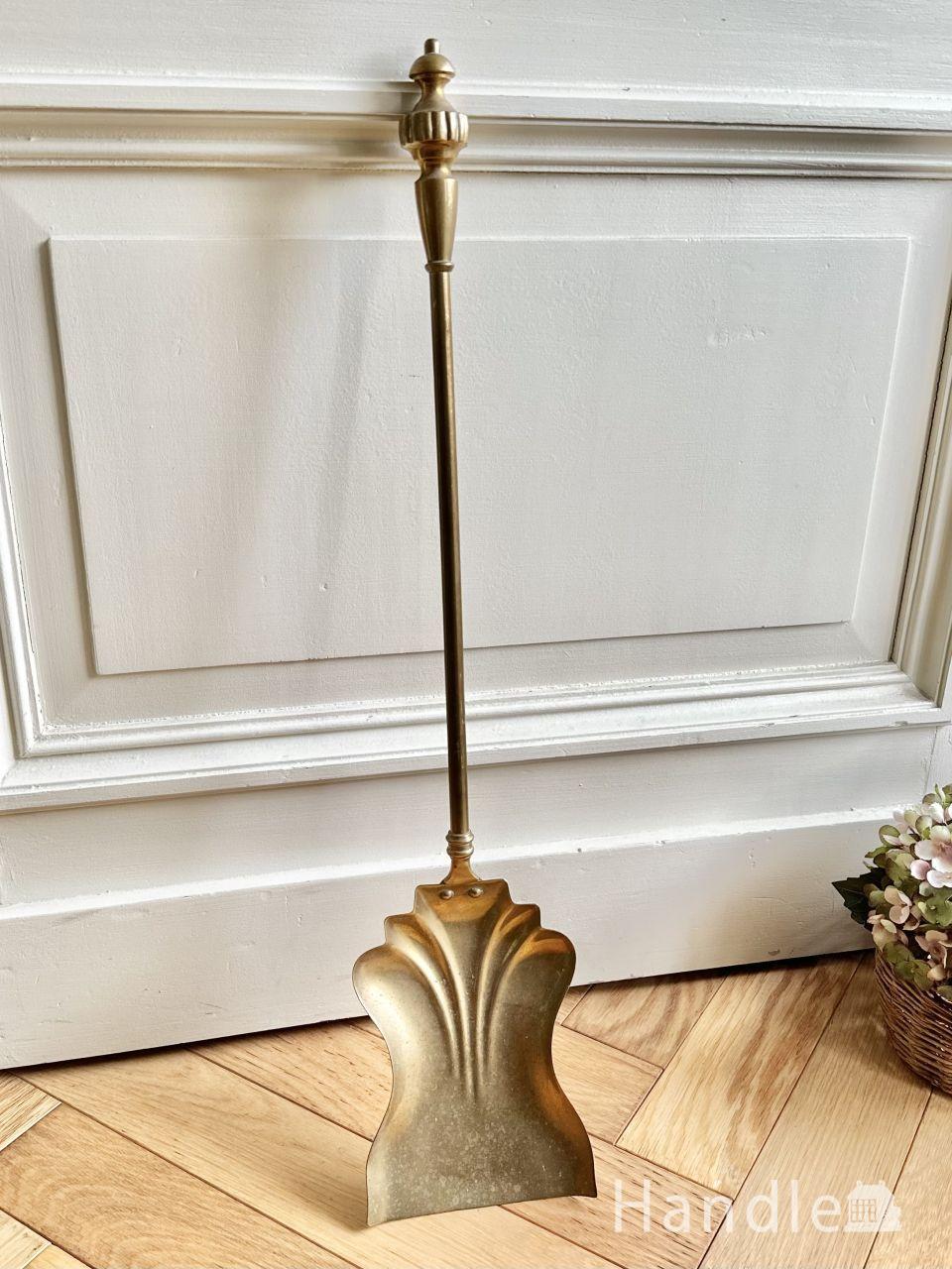 フランスアンティーク雑貨、贅沢な美しさ・・・プチポワンドレッシング