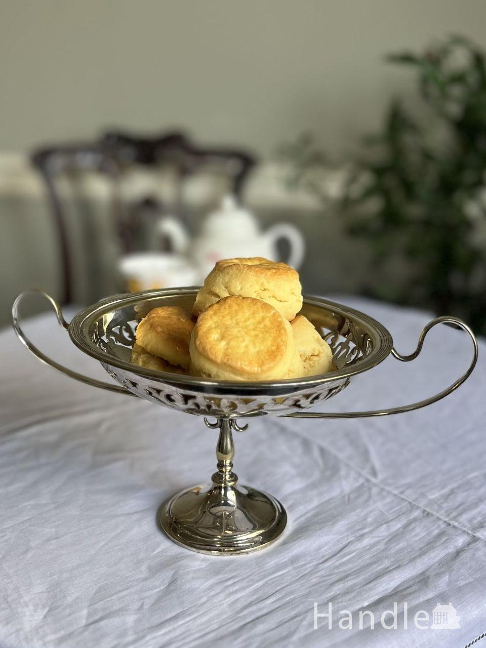 イギリスで見つけた持ち手付きの美しい銀器、アンティークシルバー