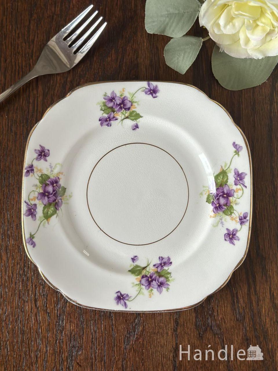 スミレの花が描かれた英国アンティークの皿、 DUCHESS（ダッチェス