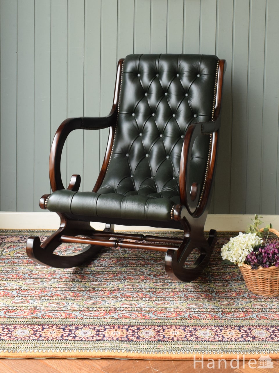アンティーク調の革張りロッキングチェア、チェスターフィールドの