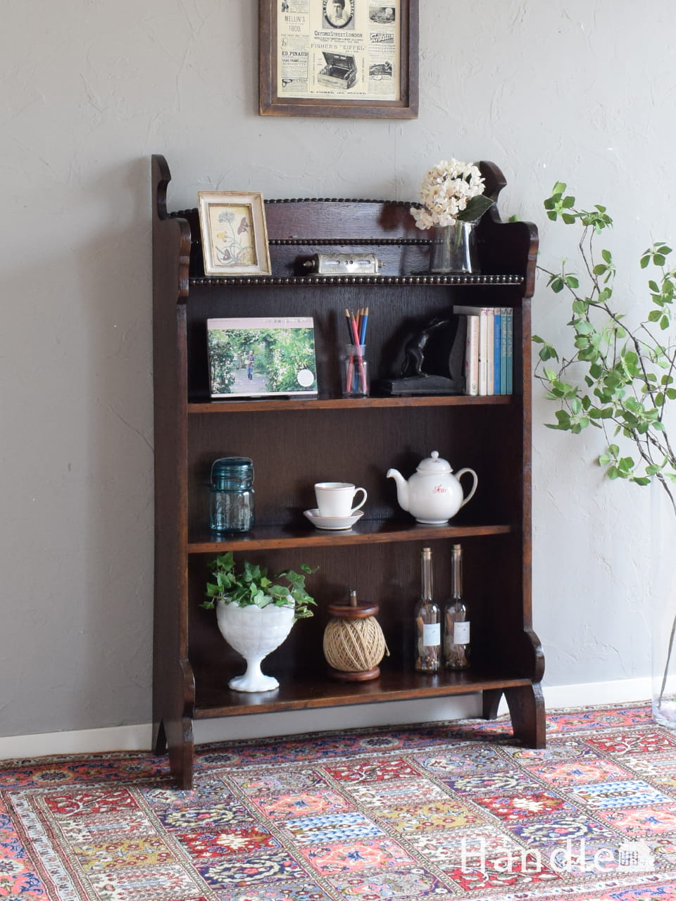 英国輸入のアンティーク家具、彫刻がかっこいいオープン棚のブック