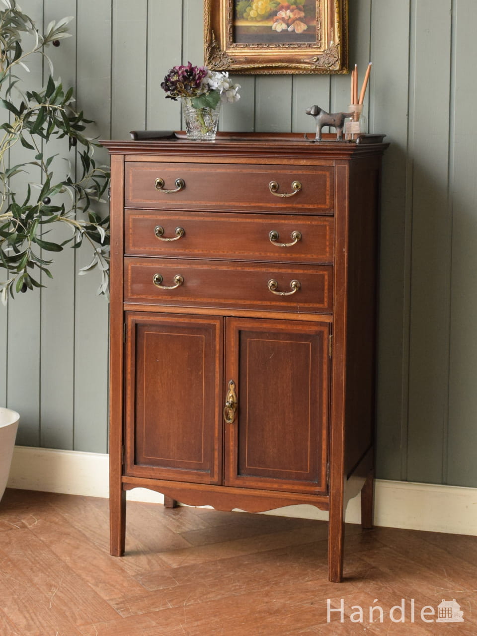 英国のオシャレなアンティーク家具、ガラスの飾り棚（ショーケース）(j