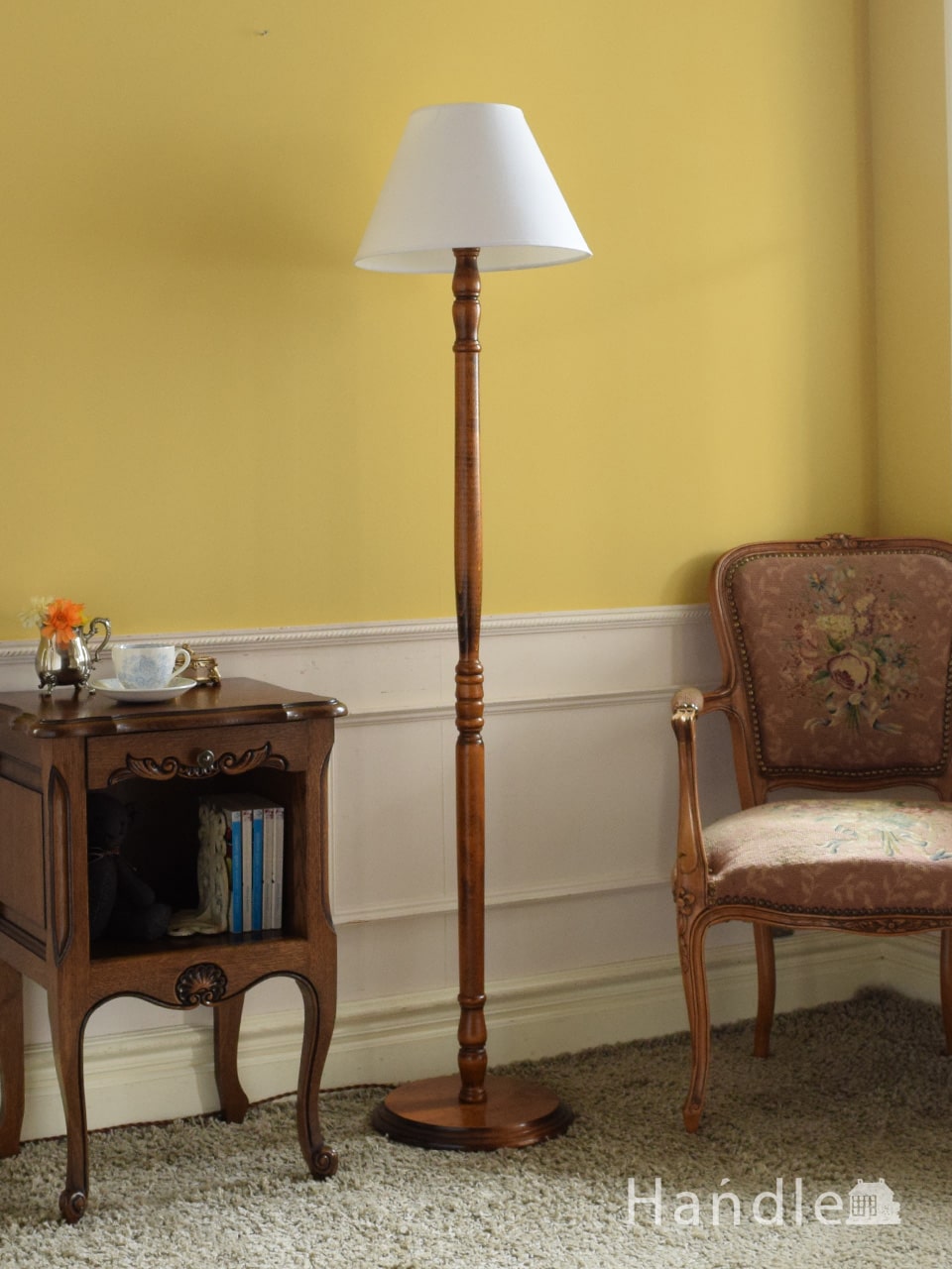 英国で見つけたスタンドライト、アンティークのフロアランプ（B22