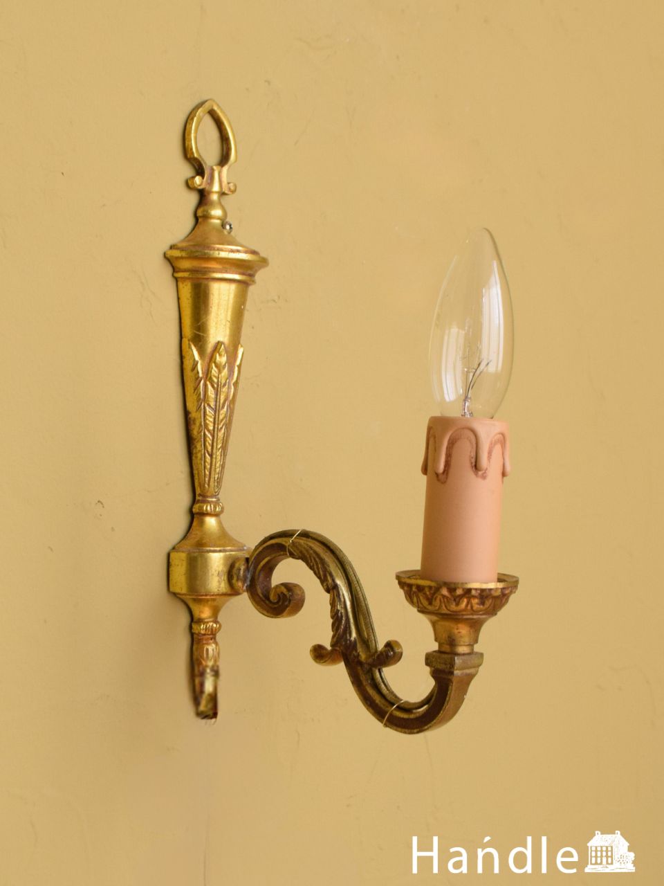 フランスのアンティーク照明、とっても珍しい陶磁器×ミルクガラスの壁