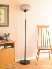 アンティーク調のおしゃれな照明、アールデコ調のステンドグラス