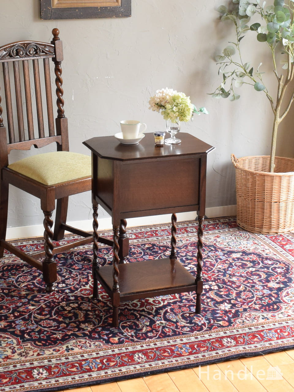 イギリスのアンティーク家具、アイアン脚のシンガーテーブル（ミシン台