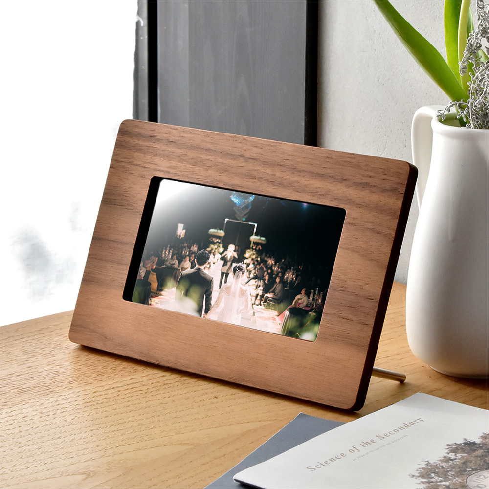 一部店舗再販】Digital PhotoFrame（新仕様） | 名入れギフト・木製