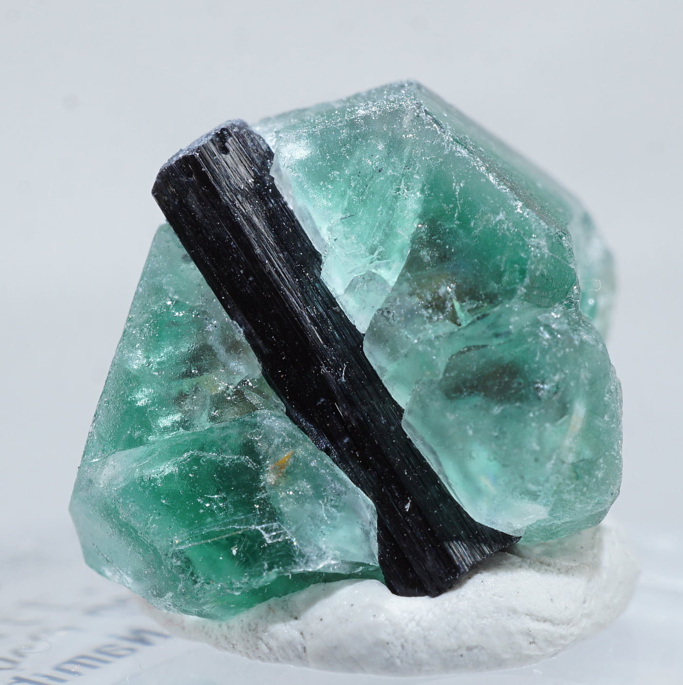 ナミビア産 フローライト・ブラックトルマリン – 天然石ハッピーギフト