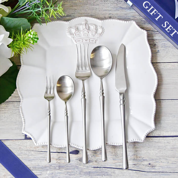 カトラリーフルセット5本入りギフトセット/シルバー｜輸入食器・雑貨の