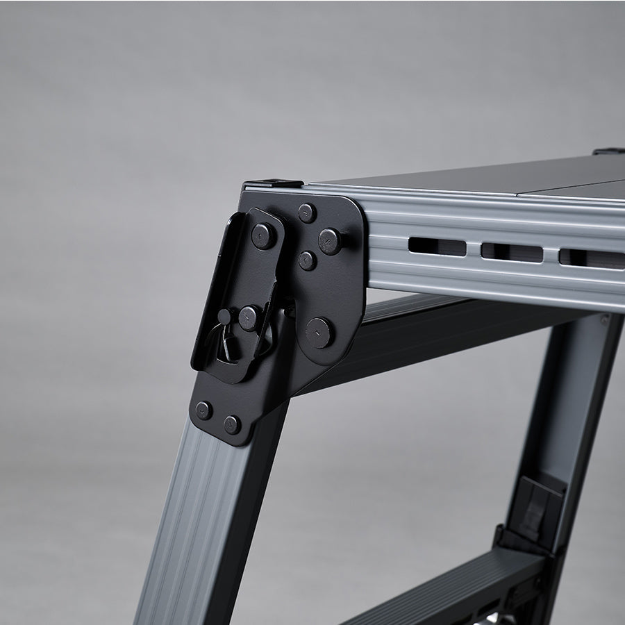 LOCKFIELD EQUIPMENT とのコラボ商品！ 大好評のアルミグリルテーブル