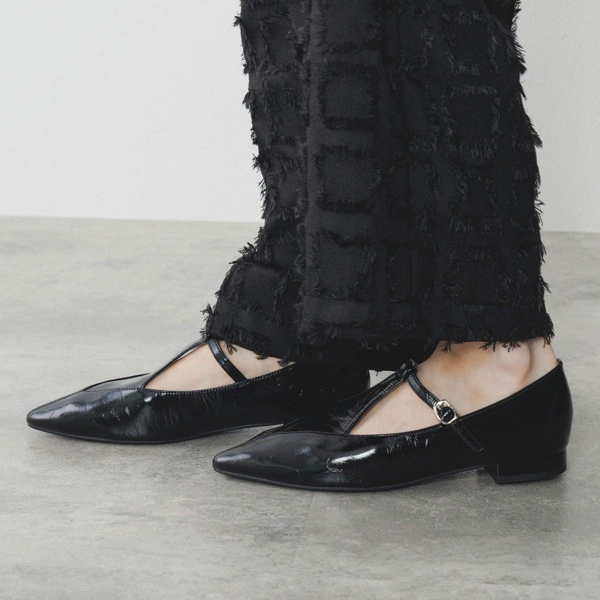 再値下げ】ダイヤTストラップフラットパンプス/554305