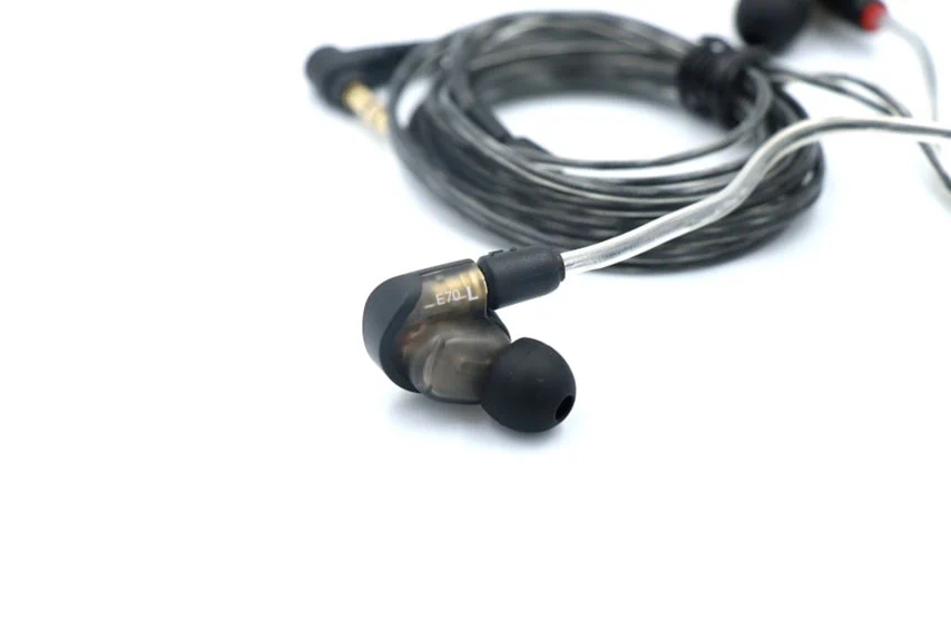 audio technica ATH-E70をレビュー。3基のドライバーを搭載した