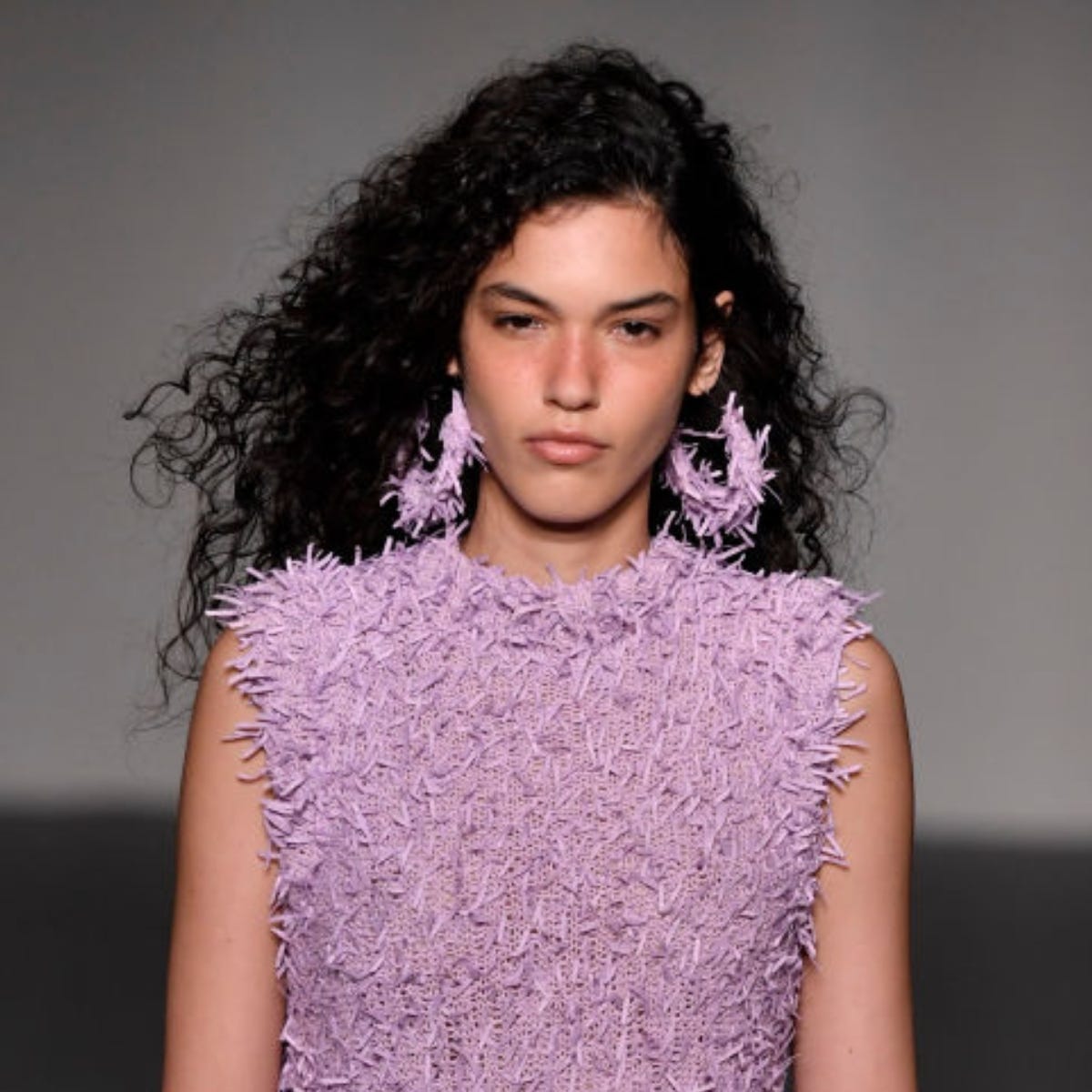 チーク塗り過ぎ⁉️ “ブラッシュブラインドネス”に見るチークトレンドの