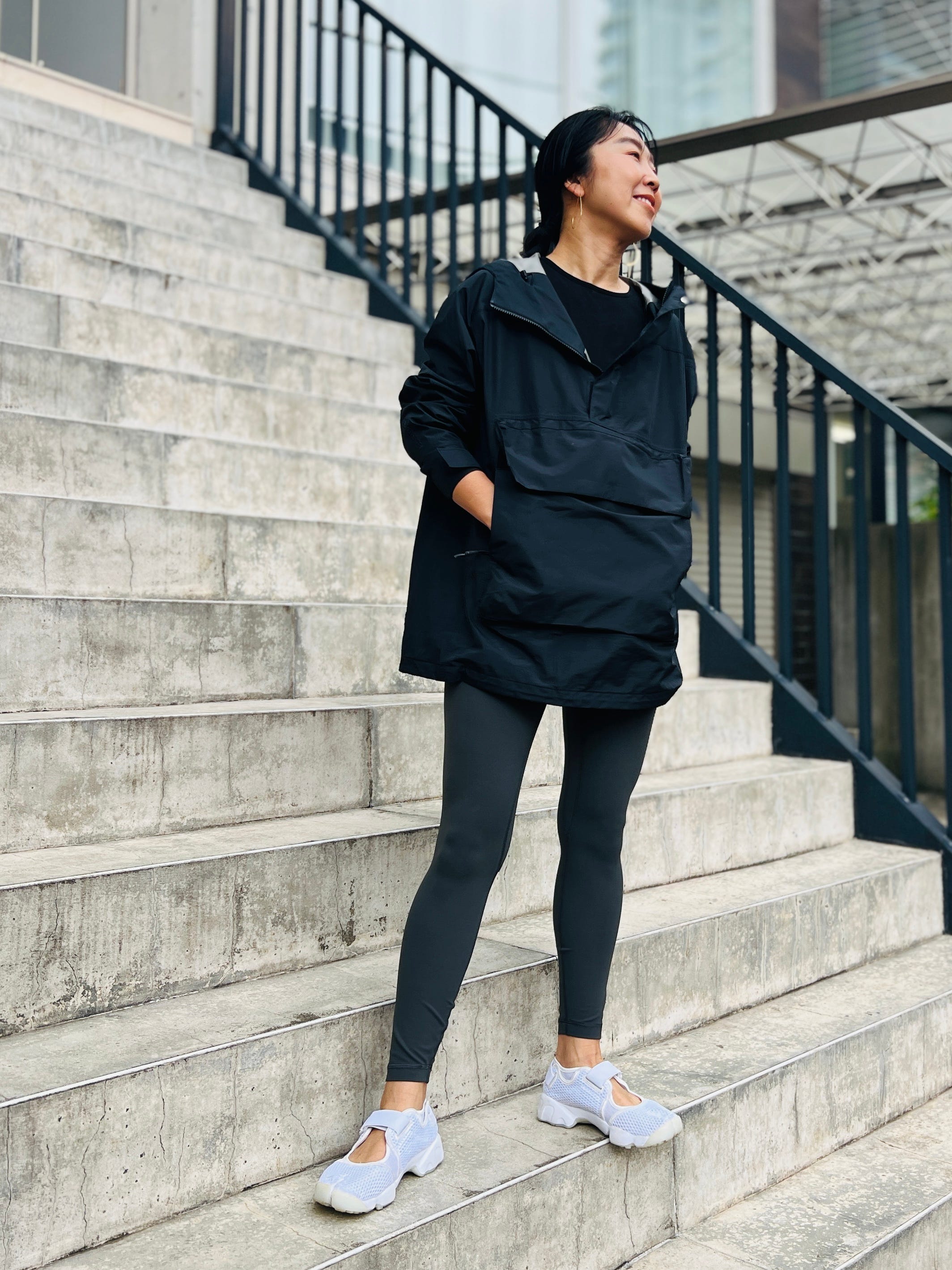 ルルレモンの定番「アライン」パンツのおしゃれ着こなし術デイリー