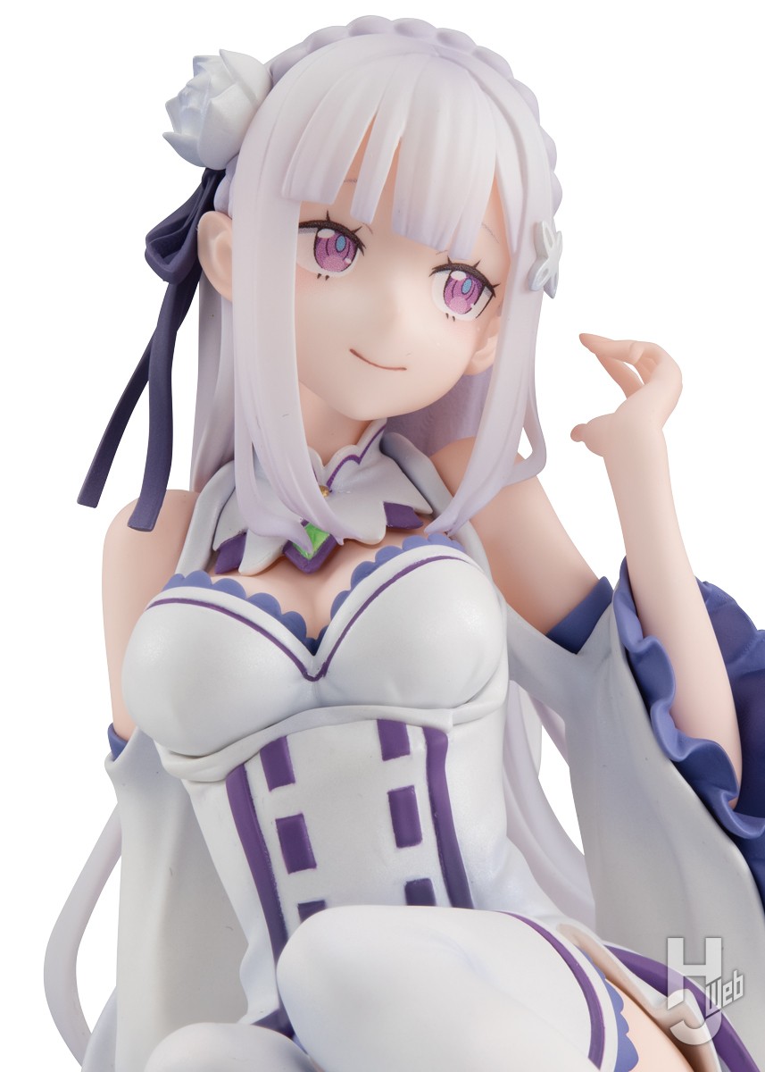 てのひらの上で愛でられる！ハーフエルフの少女「エミリア」が