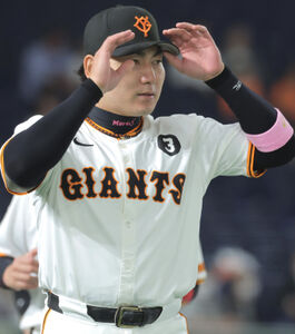 巨人】ユニホームの左胸に「3」をつけて試合へ 長嶋茂雄さん追悼