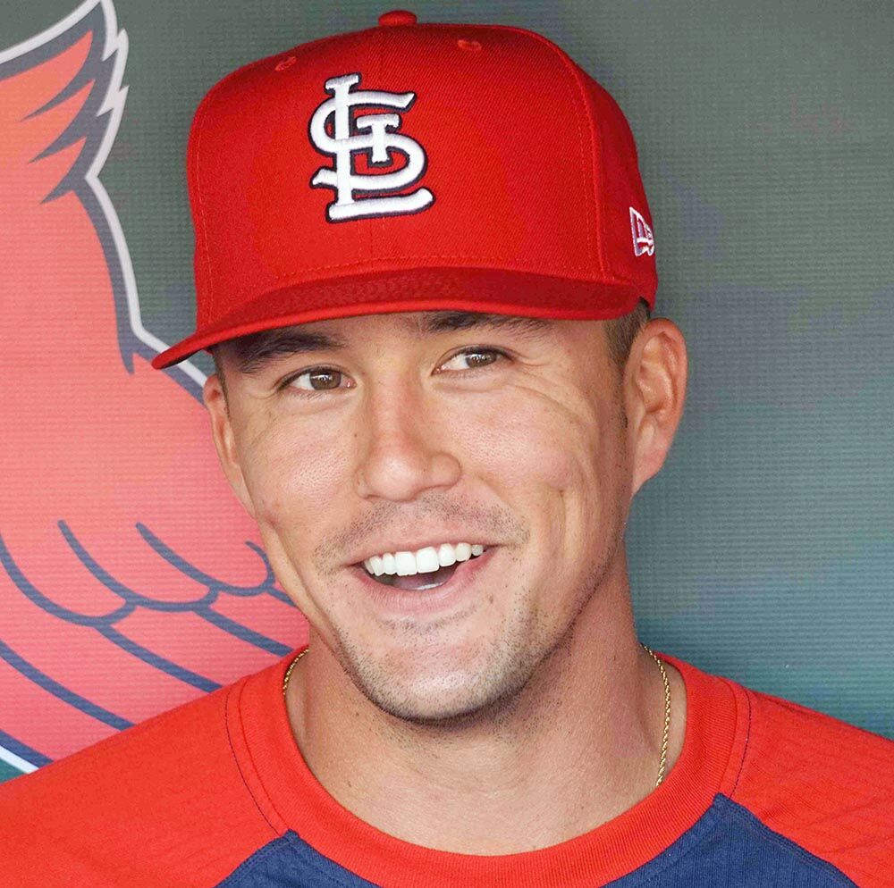 カージナルスのヌートバーがオープン戦第1号を左翼席に運ぶ