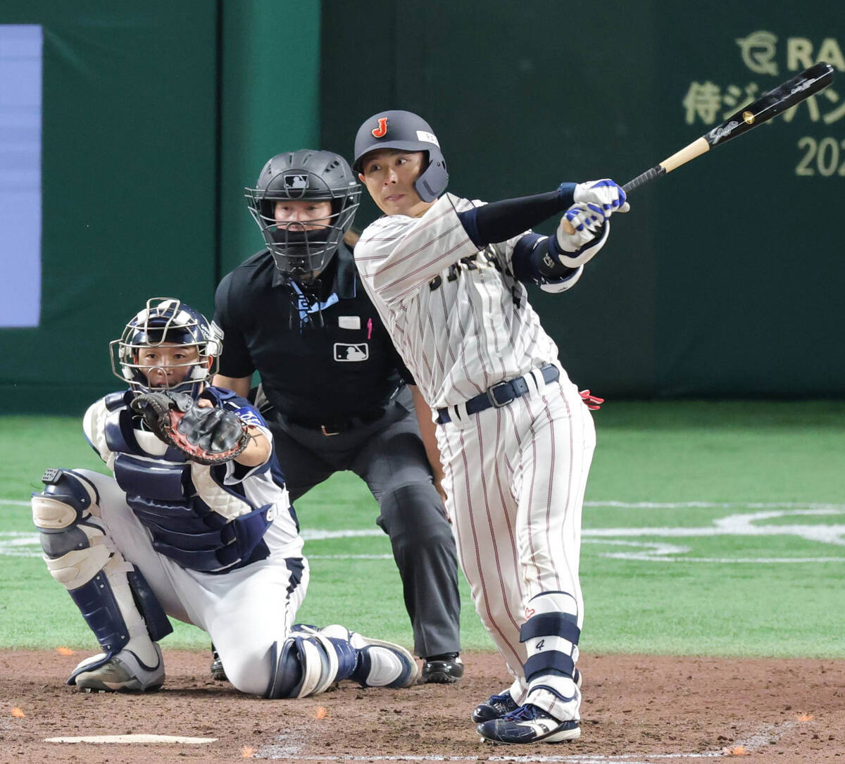 侍ジャパン】若月健矢の適時打などで2点追加…8回までに12安打11