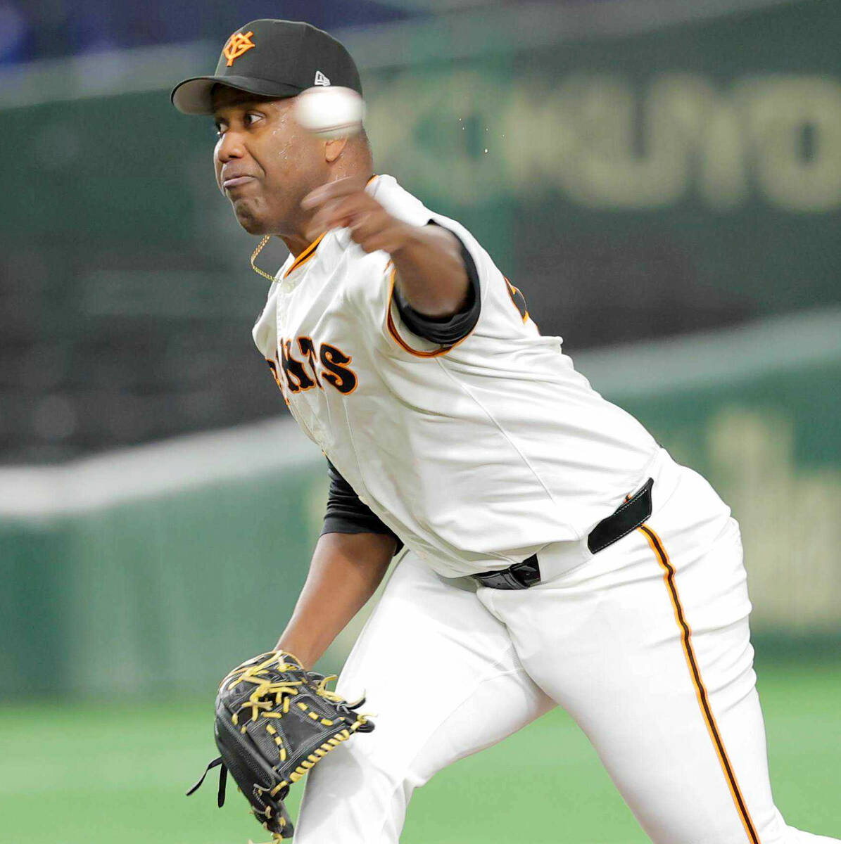 巨人】長野久義氏の引退試合で記念ロゴワッペン付きユニホーム着用