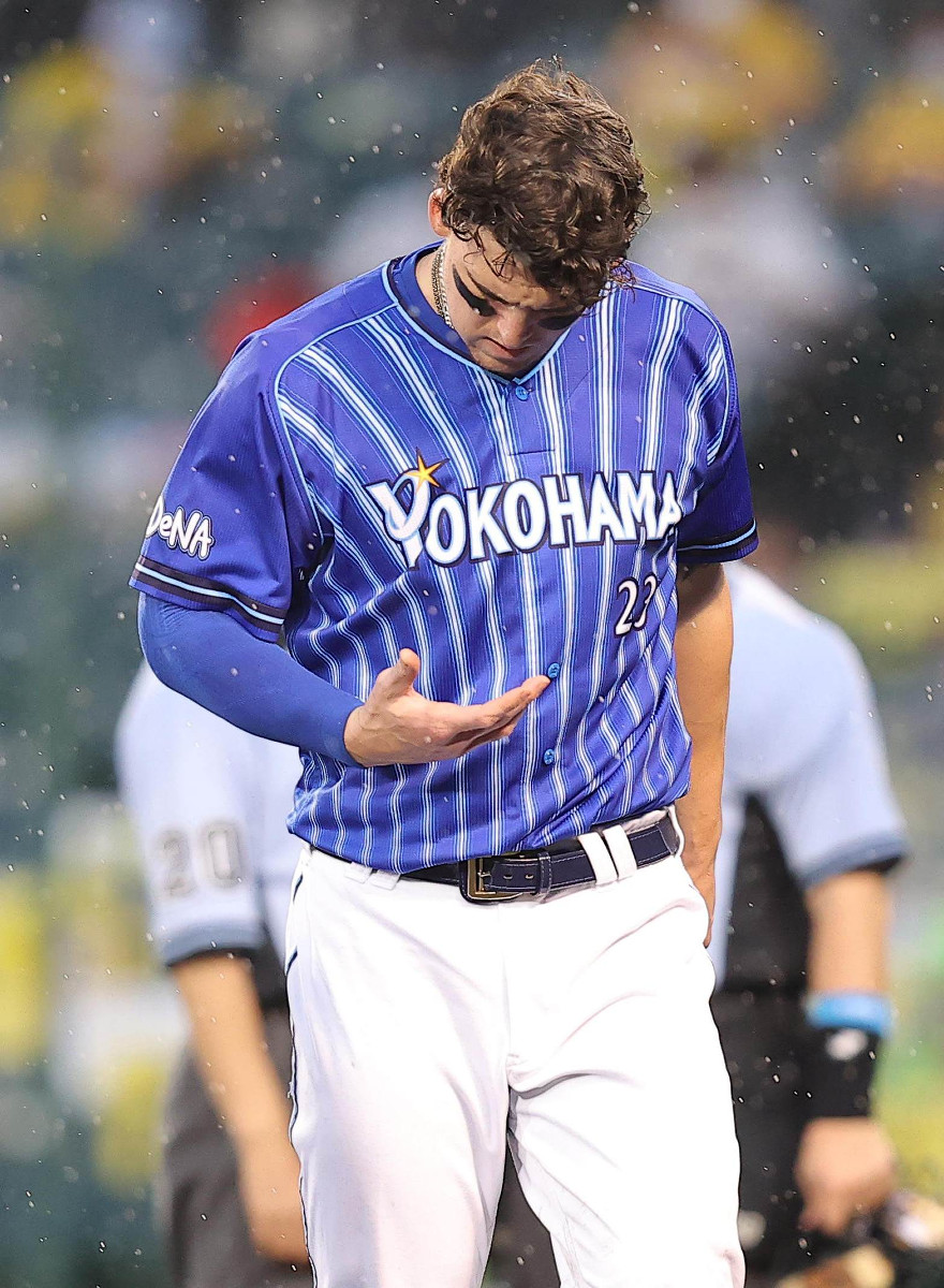 DeNA】新助っ人のオースティンが痛すぎる離脱 右手人さし指痛で