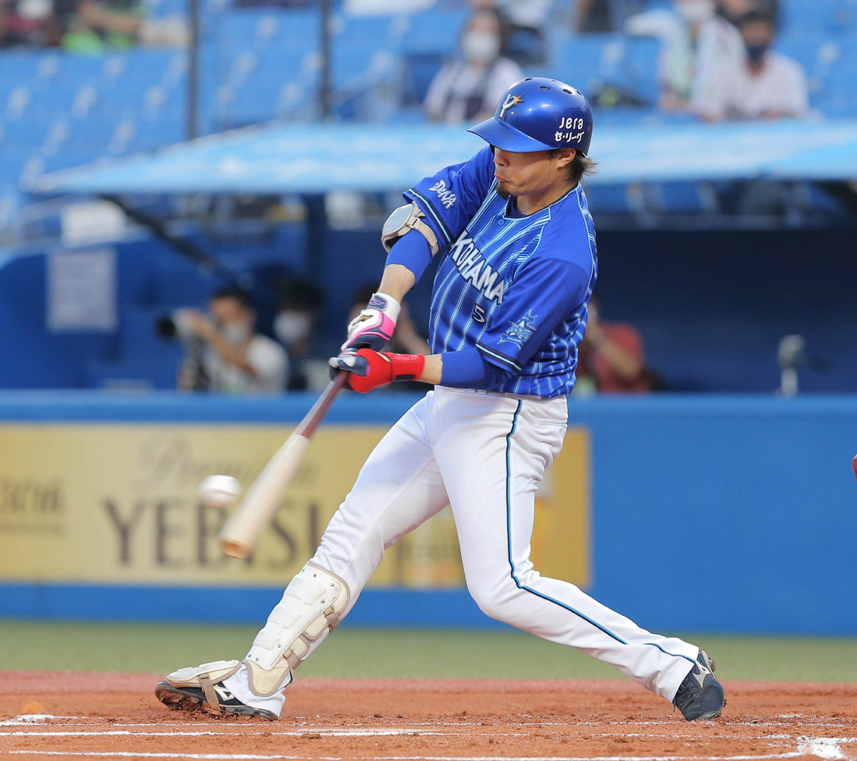 DeNA】倉本寿彦が初回に先制満塁弾 右手突き上げ「最高です