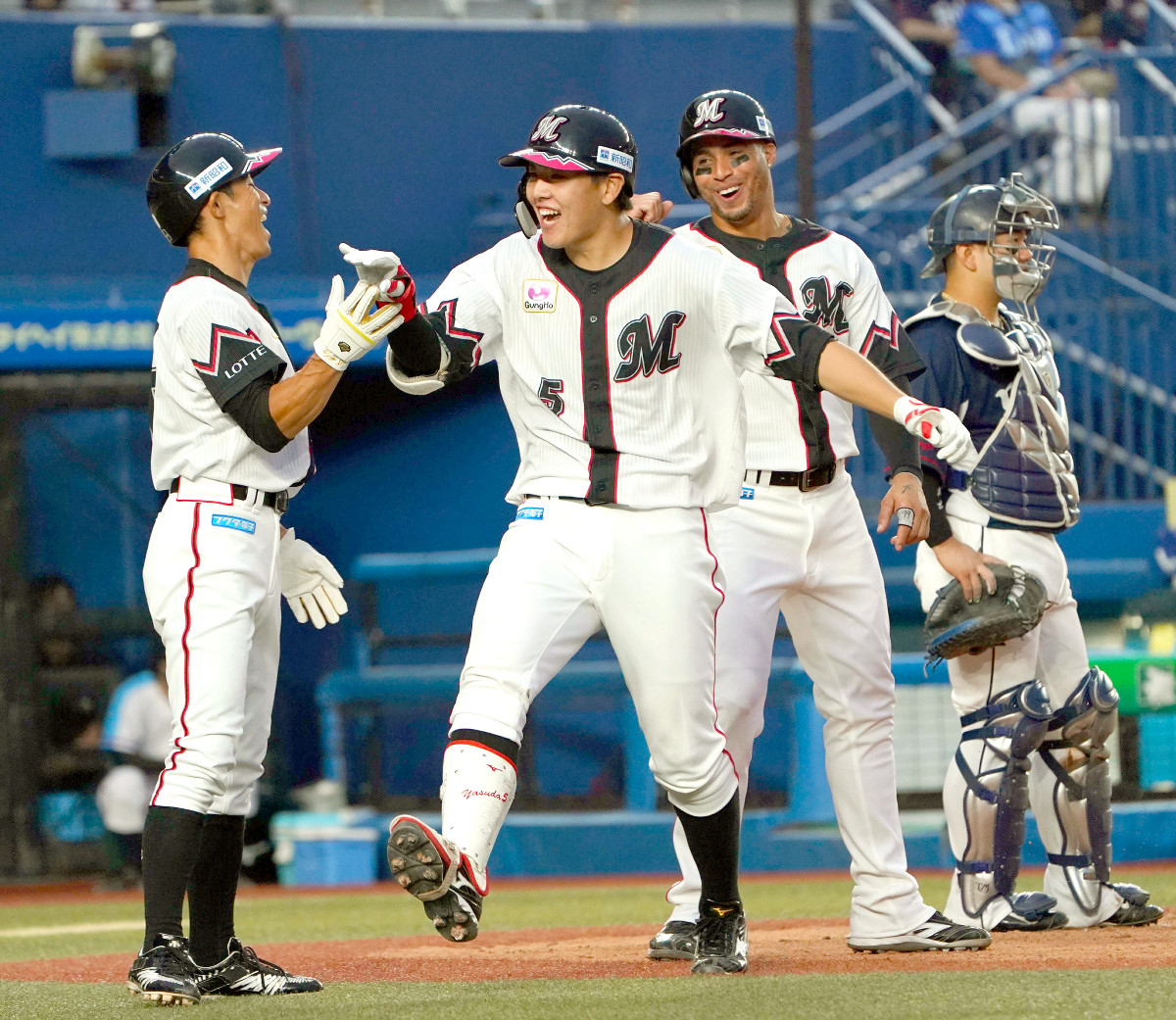 ロッテ】安田尚憲V3ラン…日本一05年「誠ユニホーム」で強い