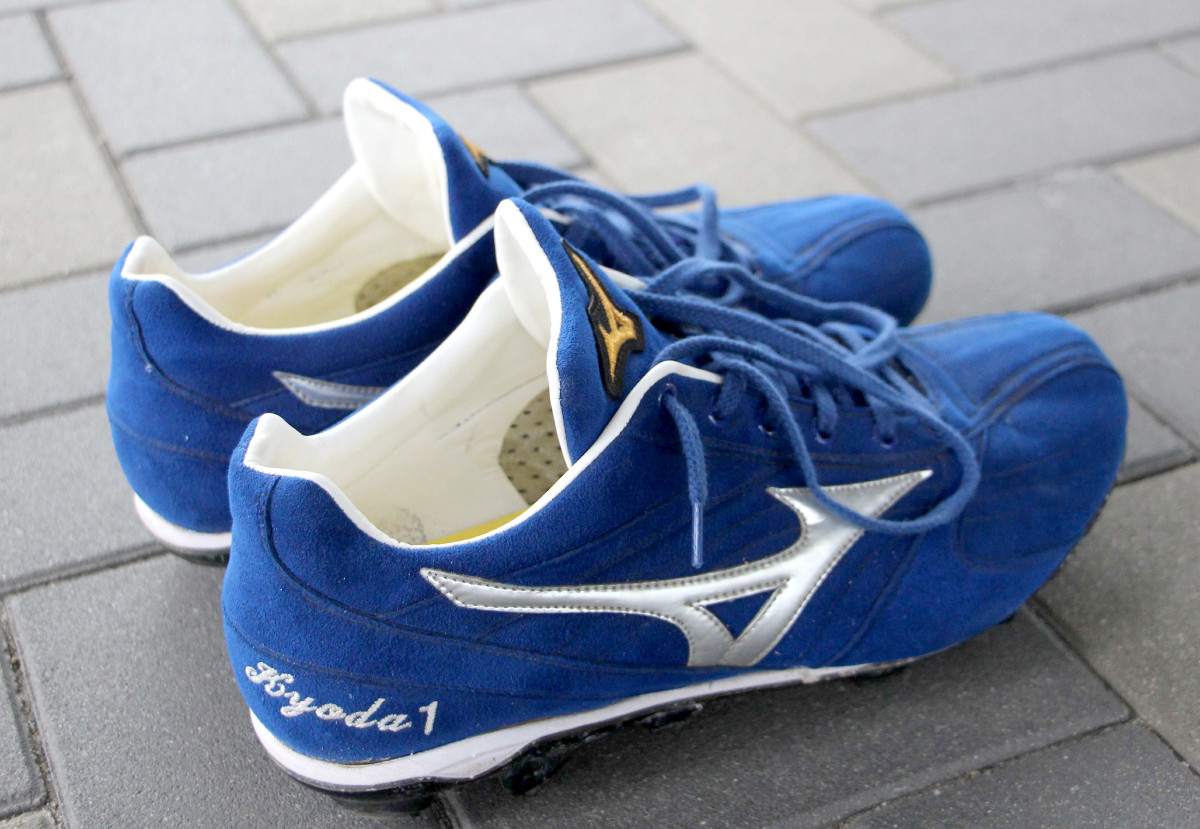 中日】京田陽太、盗塁王へ軽量スパイク2タイプ注文 10年ぶりリーグ