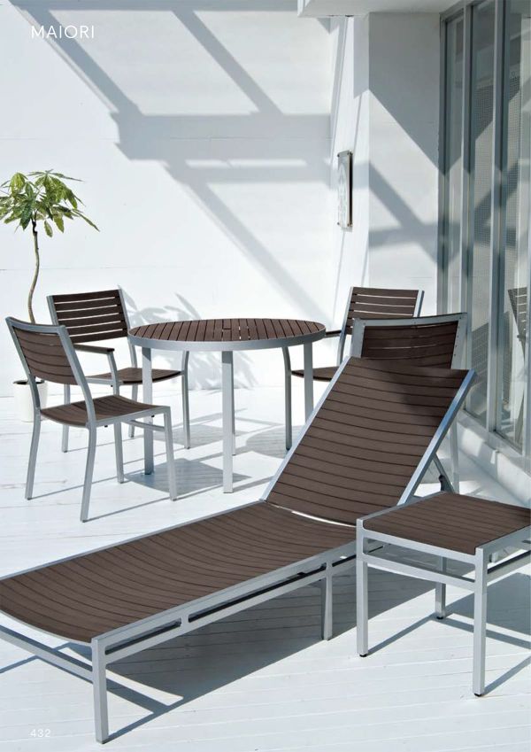 マイオリ サンレノアームチェア｜ニチエスのアルミ椅子