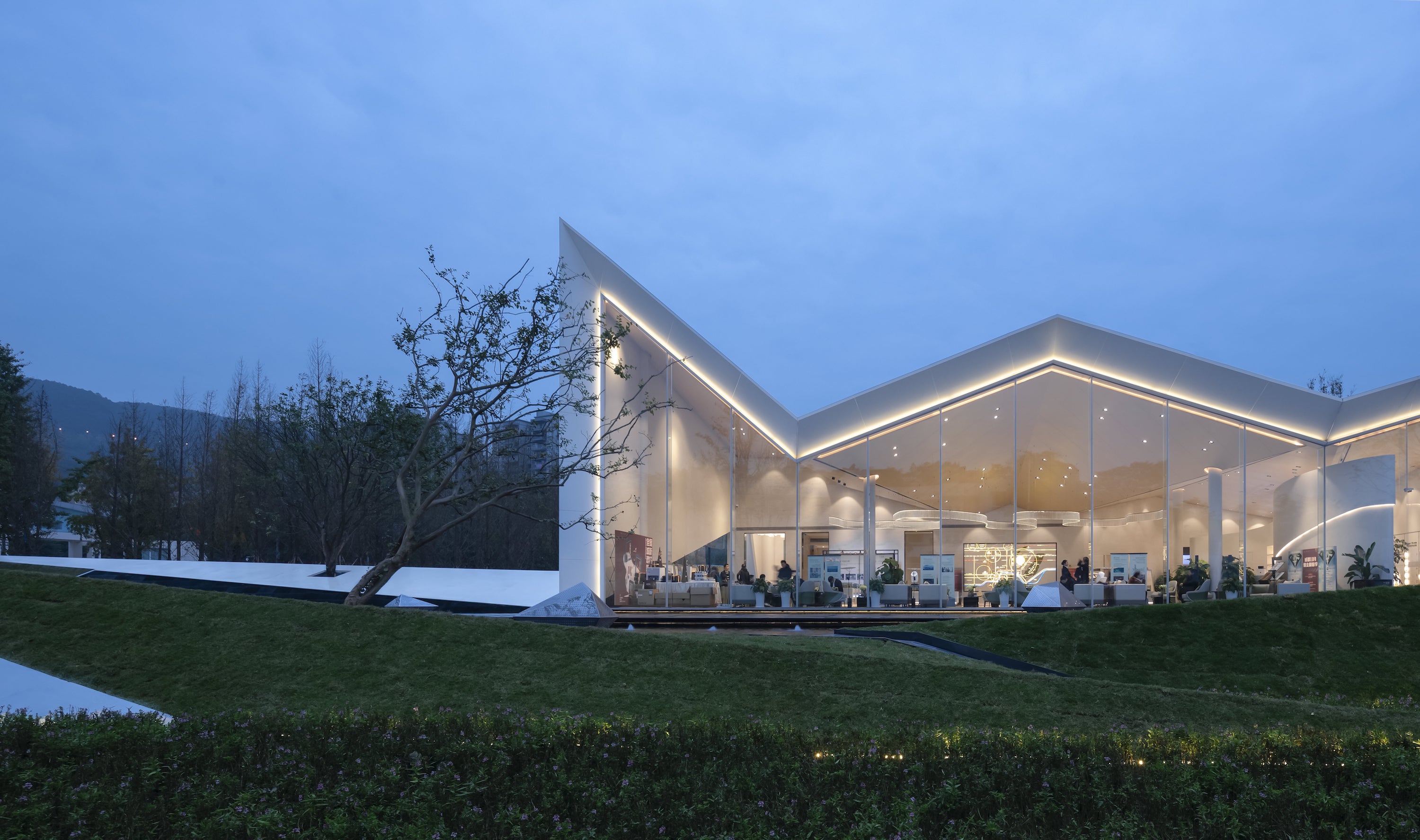 LangCui of Future Land by DONEHOME – mooool