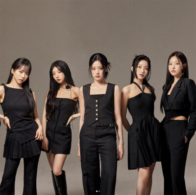 LOOSSEMBLE LOOSSEMBLE 1st Mini Album MUSIC Ver/QR Card+Booklet+2