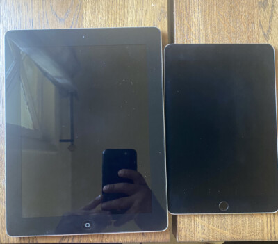 Lot of 2 IPad Mini 4 Wi-Fi 128GB SPACE GRAY and IPAD 4 WI-FI 64 GB