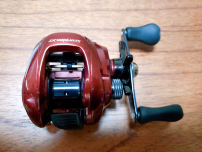 Shimano 10 XT 1000 Scorpion Right Handle Bait Casting Reel | eBay