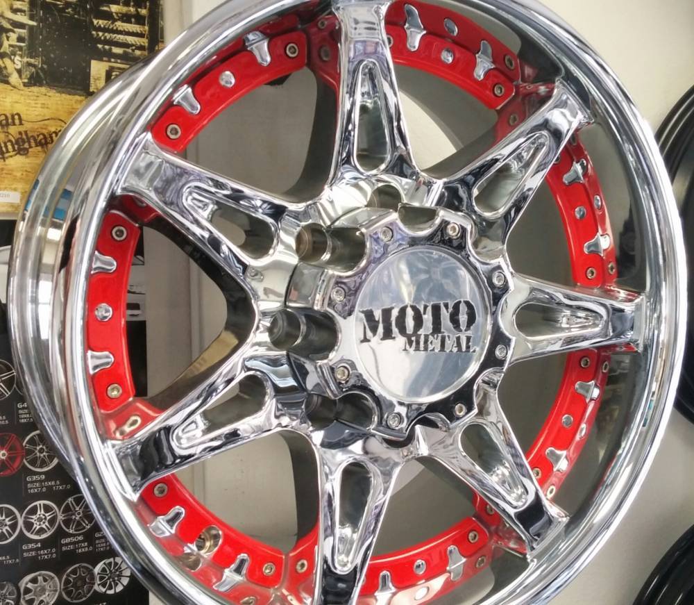 18x9 Moto Metal MO961 Chrome with Inserts 8x170 fits nwer Ford