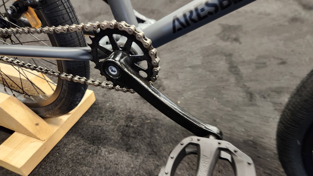 MATT GREY 18 INCH WHEEL ARES BIKES ''ADIT'' BMX FLATLAND ALUMINIUM