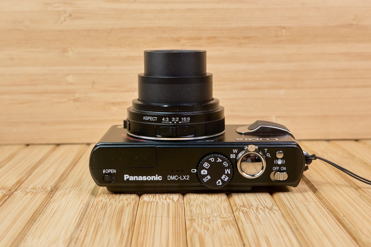 Panasonic Lumix DMC-LX2 10.2MP Digital Camera, Leica Lens, Made in