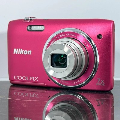Nikon COOLPIX S3500 Digital Camera 20.0 MP 7x Optical Zoom with