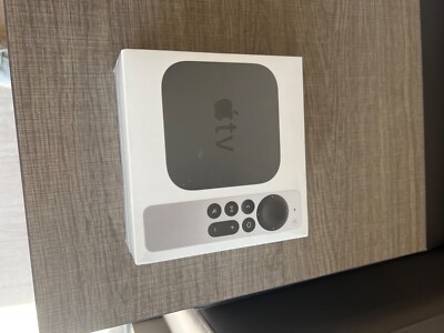 Apple TV (4th Generation) 32GB HD Media Streamer - A1625 (Canada