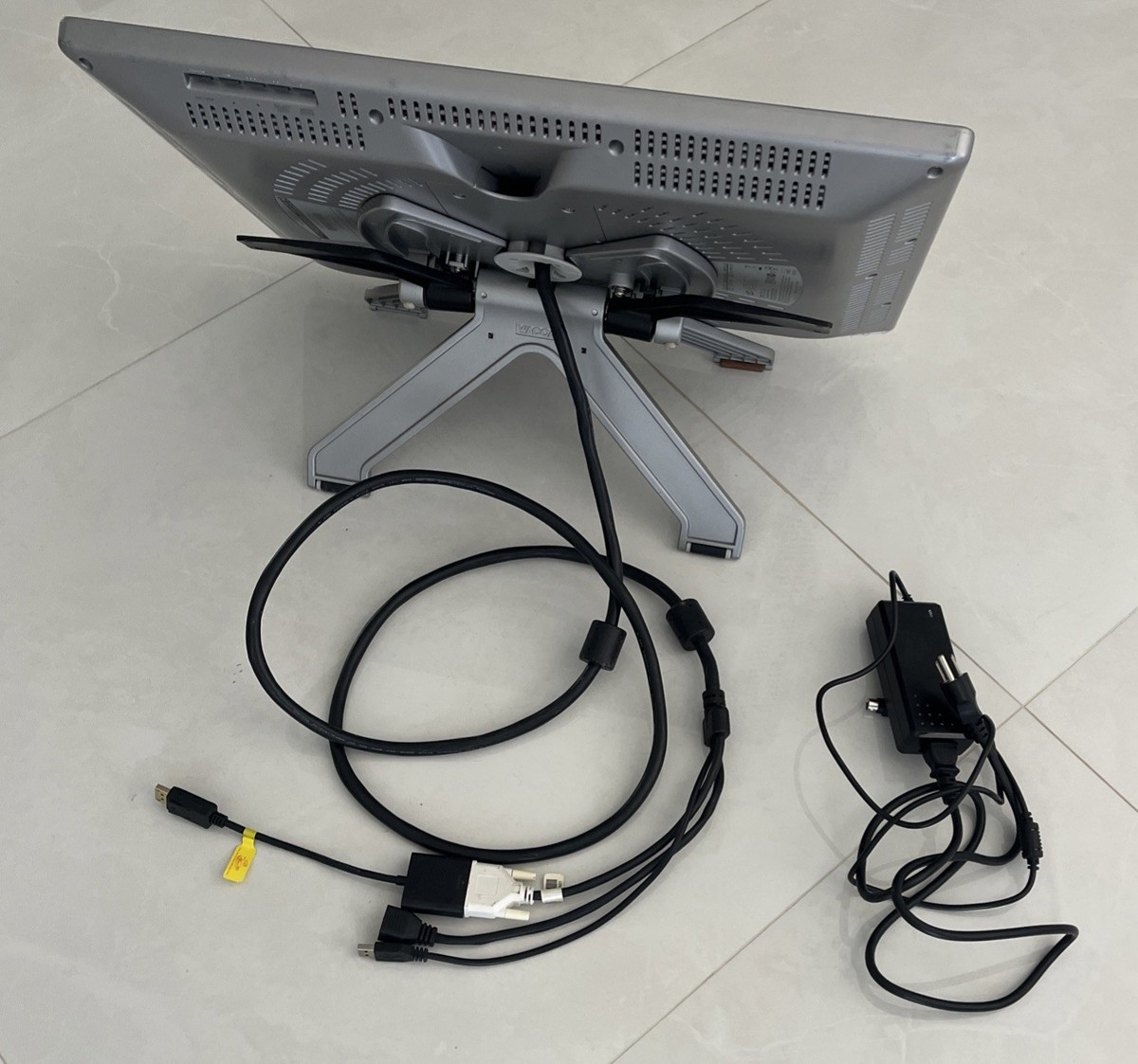 Wacom Cintiq 21UX DTK-2100 Graphics Monitor with Digital Pen for