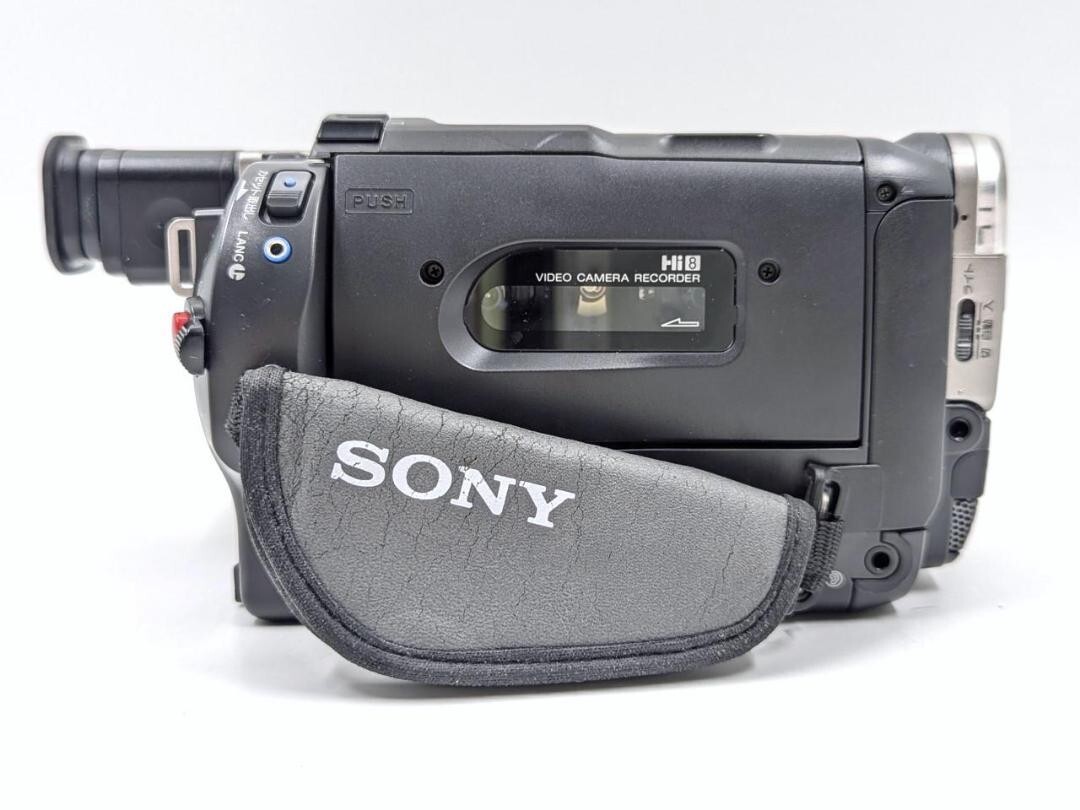 Sony CCD-TRV80 Stereo HI8 8mm Video camera Camcorder VCR Player