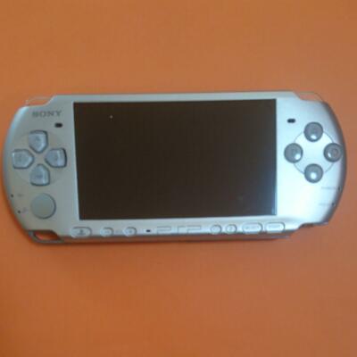 PSP 3000 Gundam VS Gundam Silver Limited Edition Console Charger