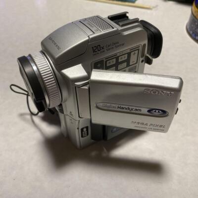 Sony Handycam DCR-PC110 Mini DV Hybrid Camcorder Nightshot With